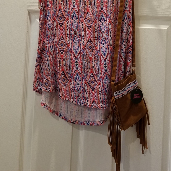 No Boundaries Sleeveless Top - Picture 3 of 5